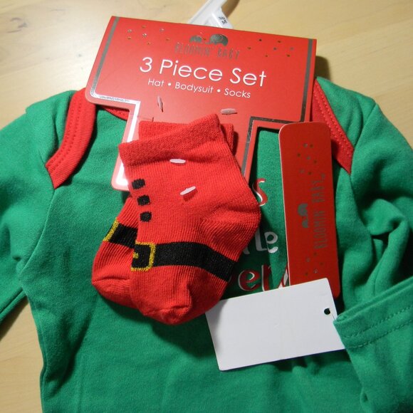 Santa's Helper Christmas Bodysuit Hat Socks Set Infant by Bloomin' Baby NWT - Picture 3 of 4